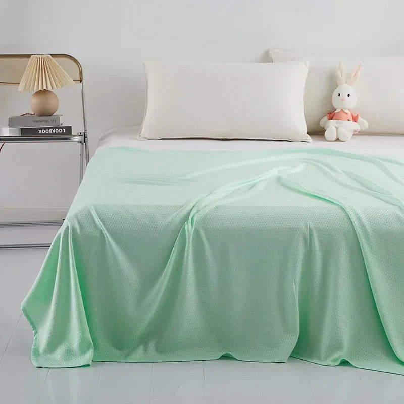 DecorBites™ Bamboo Fiber Cooling Summer Blanket: Lightweight Diamond Quilt Duvet