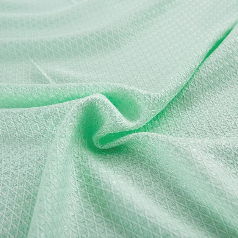 DecorBites™ Bamboo Fiber Cooling Summer Blanket: Lightweight Diamond Quilt Duvet